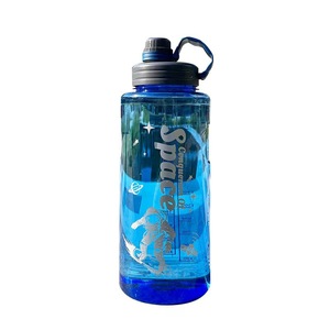 Bouteille d'eau en plastique Space Conqueror, 2000 ml, réutilisable, pour les sports de plein air, pour les étudiants et le fitness - Product Image 5