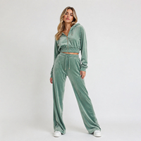 Ensemble assorti de survêtement en velours pour femme avec logo personnalisé, comprenant un sweat à capuche court zippé et un pantalon de jogging large à cordon de serrage, style streetwear et loungewear