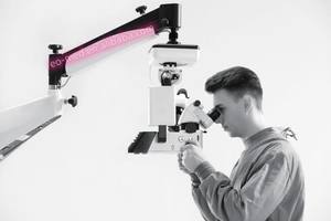 Microscope binoculaire ophtalmique EOM-500 d'opération conçu pour des hôpitaux de clinique avec le système entièrement intégré d'enregistrement de HD - Product Image 4
