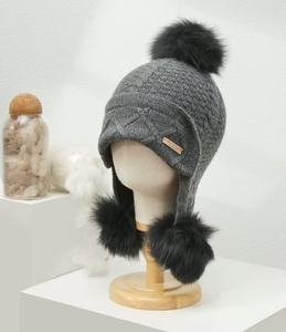 Bonnets/chapeaux en cachemire super mignons, légers, chauds et confortables, avec pompons, pour femmes en automne et en hiver - Product Image 6