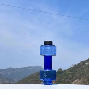 Bouteille d'eau sport transparente en plastique en forme d'haltère de 500 ml, imprimée, promotionnelle, écologique - Product Image 6