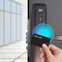 Puerta de Seguridad de Madera con Degradado de Color a Precio de Fábrica, con Cerradura Inteligente, Huella Dactilar, Reconocimiento Facial, Cámara WiFi, Tarjeta de Memoria y Diseño Graffiti