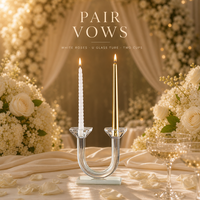 Support à bougies en verre à double bras avec base en marbre, tube transparent en forme de U, coupelles à facettes carrées, bougies coniques blanches en spirale dorée, décoration d'intérieur