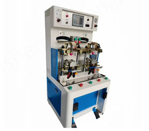 Chaussures de sport pour hommes et femmes Machine de moulage supérieur Double station chaude froide Chaussure informatisée Moteur de mise en forme supérieure comme composant principal - Product Image 2