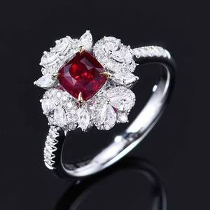 Anillo de Oro Blanco de 18K con Rubí Natural Corte Cojín, Color Sangre de Pichón, Sin Calentar, 1.3ct, 72 Diamantes, Anillo de Compromiso y Boda para Mujer - Product Image 2