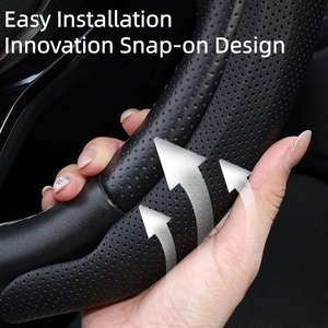 Coprivolante per Auto in Pelle Nappa Microfibra di Lusso a Forma di D, Universale 15 Pollici, Protezione Antiscivolo per Tutte le Stagioni - Product Image 2