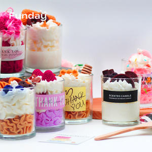 Vela de aromaterapia de cera de soja ecológica, superventas transfronterizo, diseño en forma de pastel de crema de fresa, Día de San Valentín - Product Image 4