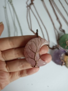 Colgante de piedras preciosas naturales en forma de Luna, cristal curativo chapado en <span class=keywords><strong>oro</strong></span>, collar envuelto en alambre de cuarzo - Product Image 5