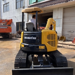 Mini-excavatrice sur chenilles Komatsu Pc40 d'occasion, 4 tonnes, excellent état, modèle 2022, fabriquée en Chine, composants moteur et transmission - Product Image 3