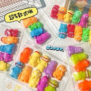 Petit jouet sensoriel amusant en forme de dessin animé, fait main, parfumé, à presser, personnalisé, pour les fêtes et les cadeaux - Product Image 2