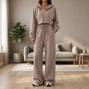 Ensemble de survêtement beige à capuche pour femme, coupe ample à manches longues avec poches latérales, taille élastique, tenue décontractée pour l'automne - Product Image 3