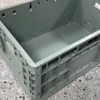 Conteneurs en plastique industriels avec couvercles, boîtes de rangement empilables robustes pour usage en entrepôt