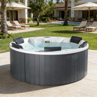 Baignoire de massage autoportante moderne en acrylique et bois avec 22 jets et robinet inclus pour 4-5 personnes, utilisation intérieure/extérieure pour hôtels