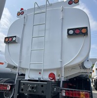 Camion-citerne HOWO TX 6X4 populaire en Afrique, conduite à gauche, pour la suppression de la poussière, la distribution d'eau municipale et l'irrigation agricole