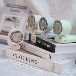 พัดลมพกพาแบบพับได้ เงียบ สีสันตามสั่ง พร้อมสายคล้องคอ สำหรับใช้ในบ้านและนอกบ้าน - Product Image 3
