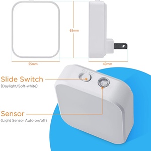 Paquete de 4 Lámparas Nocturnas LED Inteligentes con Sensor de Oscuridad, con Enchufe Estadounidense - Product Image 4