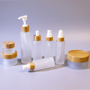 Barattoli in Vetro con Coperchio in Bambù Ecologico e Contagocce - Flacone Cosmetico Sostenibile Satinato per Oli Essenziali - 30ml 50ml 100ml - Product Image 2