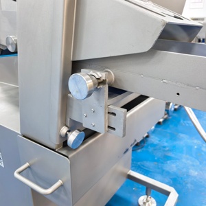 Nieuwe RuiCheng Commerciële Versvlees Kebab Visblokjes Snijmachine Rundvleesstrookjes Splitsende Vlees Snijder 304 RVS 1.5KW - Product Image 2