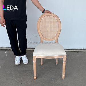 Chaise de salle à manger empilable LEDA en cuir PU, style bistrot moderne, durable, pour événements, inspirée des fermes anciennes françaises - Product Image 1