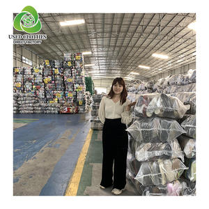 Venta al por mayor de calidad superior mezcla de zapatos usados de segunda mano los hombres de moda zapatos deportivos en stock de China - Product Image 1