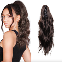 Perruque queue de cheval multi-tons avec pince, boucles naturelles ondulées et volumineuses, installation facile à clipser, cheveux synthétiques réalistes