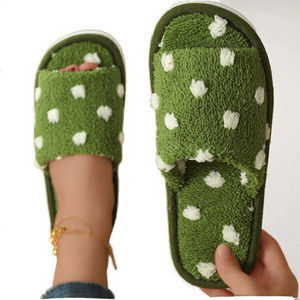 รองเท้าบูทหุ้มข้อแบบปิด รุ่น New Wave Winter สำหรับฤดูหนาว  วัสดุขนสัตว์  เป็นมิตรกับสิ่งแวดล้อม  ใช้ได้ทั้งภายนอกและภายในบ้าน  เปิดแบบง่าย  กันลื่น  พื้นนุ่มเงียบ - Product Image 2