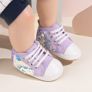 MOQ bajo Personalizar Lentejuelas brillantes Zapatillas de bebé Suela suave Zapatos de lona para bebé Diseño con cordones Cómodo - Product Image 5