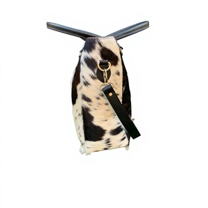 Sac fourre-tout pour femme en cuir de vachette fait main, style western avec poils, sac à bandoulière compact, personnalisable avec logo OEM – Vente chaude - Product Image 4