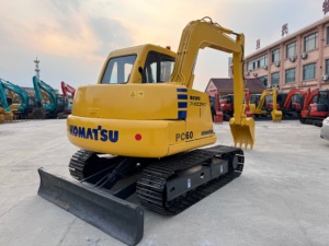 Miniexcavadora Komatsu PC60 Usada de Buena Calidad, Pocas Horas de Uso, Motor Diésel Bien Mantenido, Bomba Hidráulica, Perfecta para Paisajismo - Product Image 4