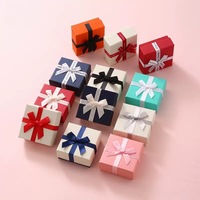 Boîte à bijoux en papier rose de luxe avec logo personnalisé, petite boîte à tiroir coulissante pour bracelet, boucles d'oreilles, collier