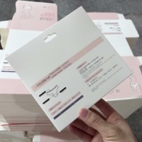 Petit emballage portable en carton recyclable rose avec impression personnalisée, pelliculage mat et gaufrage pour chaussures, chaussettes, vêtements et sous-vêtements