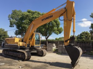Excavadora de cadenas usada Hyundai 220LC-9S original, 22 toneladas, cucharón de 1m, motor, caja de cambios, bomba, PLC en stock para la venta - Product Image 3