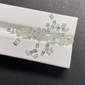 Petite taille Baguette 2x4mm Blanc D VVS Moissanite synthétique <span class=keywords><strong>Pierre</strong></span> <span class=keywords><strong>précieuse</strong></span> pour bijoux - Product Image 3