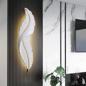 Applique murale LED en forme de plume, nouveau <span class=keywords><strong>design</strong></span> minimaliste avec corps en fer et cuivre pour la décoration intérieure - Application pour chambre, salon, escalier - Product Image 4