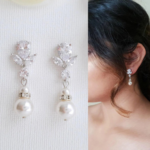 Orecchini Pendenti Geometrici a Goccia per Donne, Gioielli Eleganti e alla Moda, Design Minimalista, Accessorio per Uso Quotidiano - Product Image 5