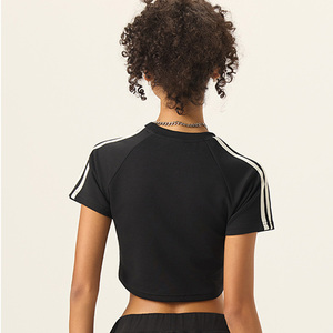 Top Corto de Punto Personalizado con Estampado de Rayas en Contraste de Color de 230G, Ajustado, de Manga Corta, para Mujer, Estilo Veraniego, Y2K - Product Image 3