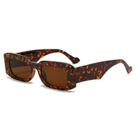 Lunettes de soleil unisexes léopard avec monture rectangulaire carrée en PC rouge et bleu clair, protection UV400 pour hommes et femmes