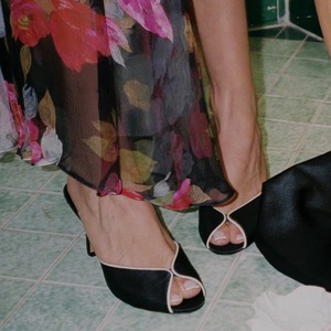 Mules Negros de Satén Sexy para <span class=keywords><strong>Mujer</strong></span>, Sandalias Blancas con Punta Abierta y Tacón Alto, Elegantes Stilettos para Fiesta de Verano, Zapatos de Vestir de Noche para Damas - Product Image 4