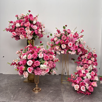 Composition florale artificielle rose vif et rose clair, anneau floral, centre de table de mariage, grande boule de fleurs