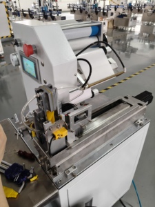 Bán tự động dây cờ dán nhãn Ống USB dây <span class=keywords><strong>labeler</strong></span> thư mục tăm cờ Sticker Máy gấp - Product Image 5