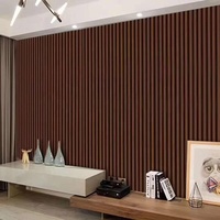 PVC WPC Revêtement mural en gros panneau de panneau cannelé solide pour la décoration intérieure