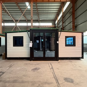 Casa Prefabbricata Affidabile ed Economica da 20 Piedi con 2 Camere da Letto, Casa Modulare Cinese Espandibile con Tetto a Sbalzo per Raccolta Acqua Piovana - Product Image 1