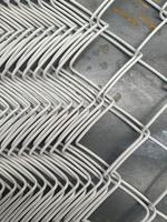 Malla de Diamante Recubierta de PVC Verde Oscuro para Protección de Seguridad en Canchas de Tenis y Jardines, Cerca de Alambre Galvanizado