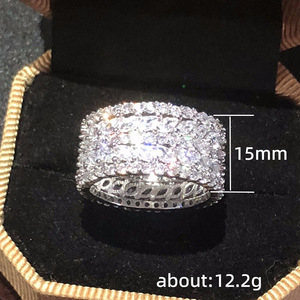 Anello con Cristalli a Forma di Fiore e Foglia per Donne, Elegante Accessorio Floreale per Uso Quotidiano e Feste - Product Image 5