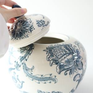 고품질 우아한 프린트 블루 플라워 세라믹 애완동물 유골함 수제 도자기 장례용 유골함 - Product Image 6