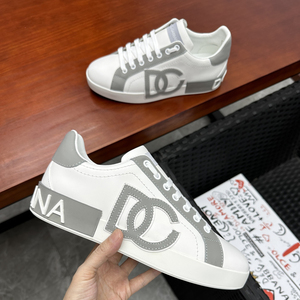 Chaussures de sport et décontractées de luxe, de marque, à la mode, Dolcegabban D - chaussures originales de style skateboard à semelle épaisse et tendance - Product Image 1