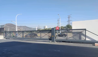 Portail coulissant cantilever avec revêtement en poudre |   Porte de sécurité en métal durable pour garage de stationnement et zone industrielle
