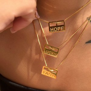 Bijoux étanches or 18 carats acier inoxydable porte-bonheur foi espoir carré pendentif collier serpent chaîne mot personnalisé collier bijoux - Product Image 5