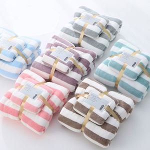 Vente en gros d'usine, serviettes de bain en microfibre corail, absorbantes, de haute qualité, pour bébés, dessins animés, pas chères, ensembles de serviettes de bain pour hôtel - Product Image 2