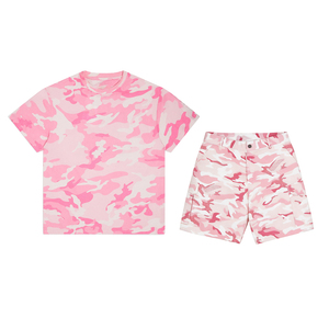 Completo Estivo da <span class=keywords><strong>Uomo</strong></span> Personalizzato: T-Shirt <span class=keywords><strong>Rosa</strong></span> Mimetica a Maniche Corte con Collo Rotondo e <span class=keywords><strong>Pantaloncini</strong></span> Cargo Multi-Tasca, Morbidi e Traspiranti, Stile Casual Streetwear - Product Image 1